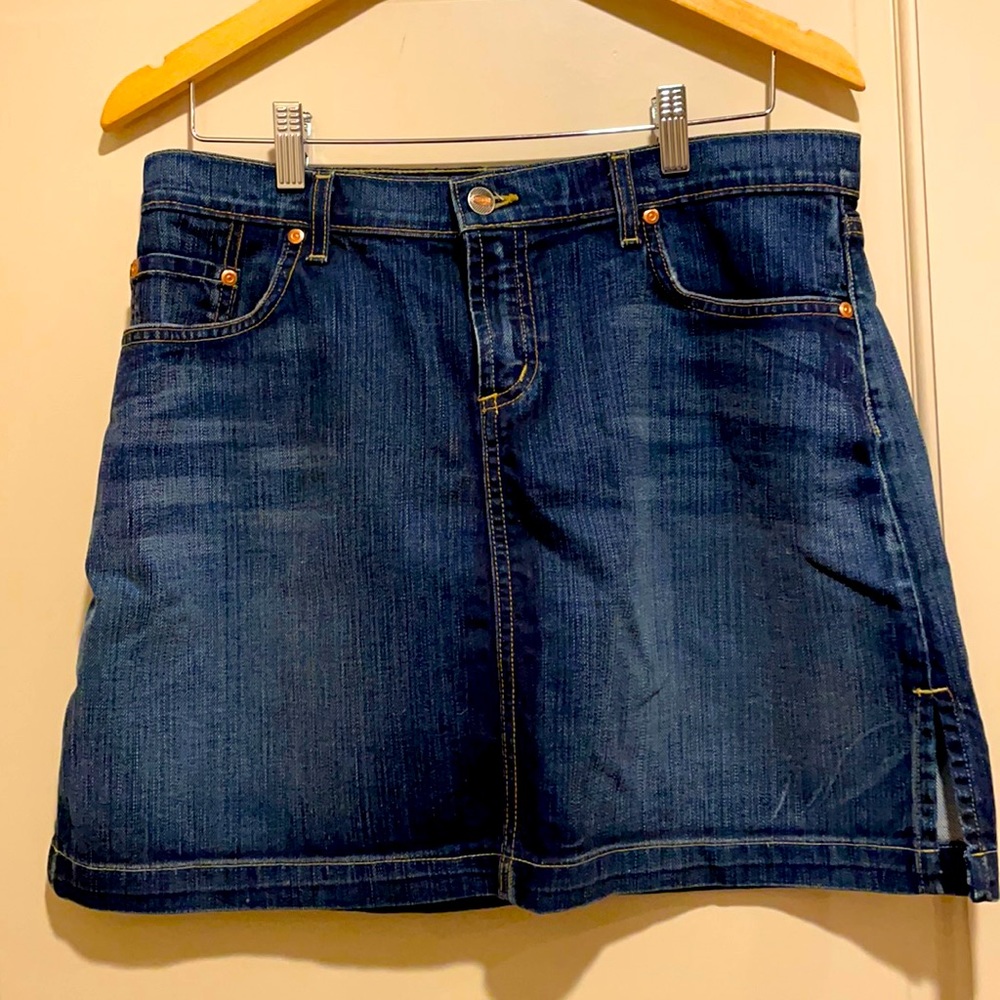 Snappy David Kahn stretch Jean skirt size 10